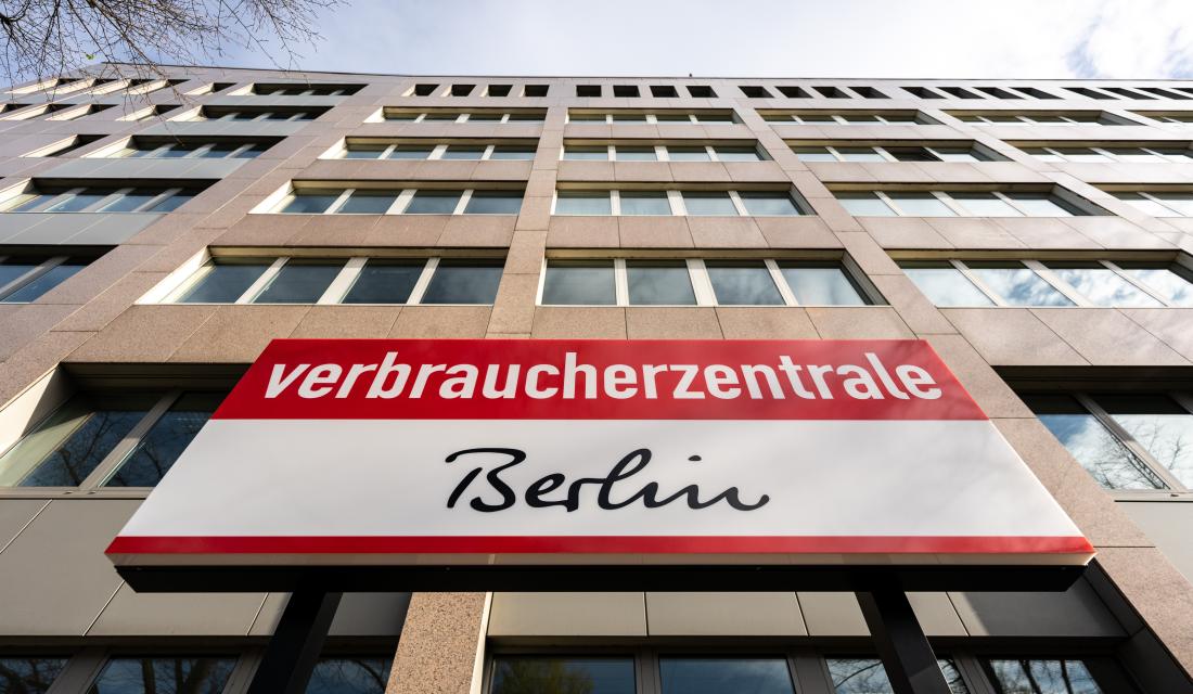 Leuchtschild der Verbraucherzentrale Berlin