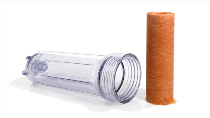 Filter mit Filtereinsatz
