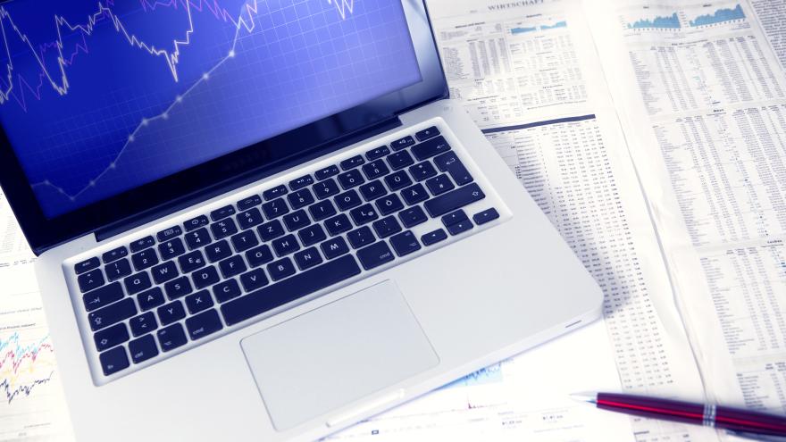 Laptop mit Aktienkurs